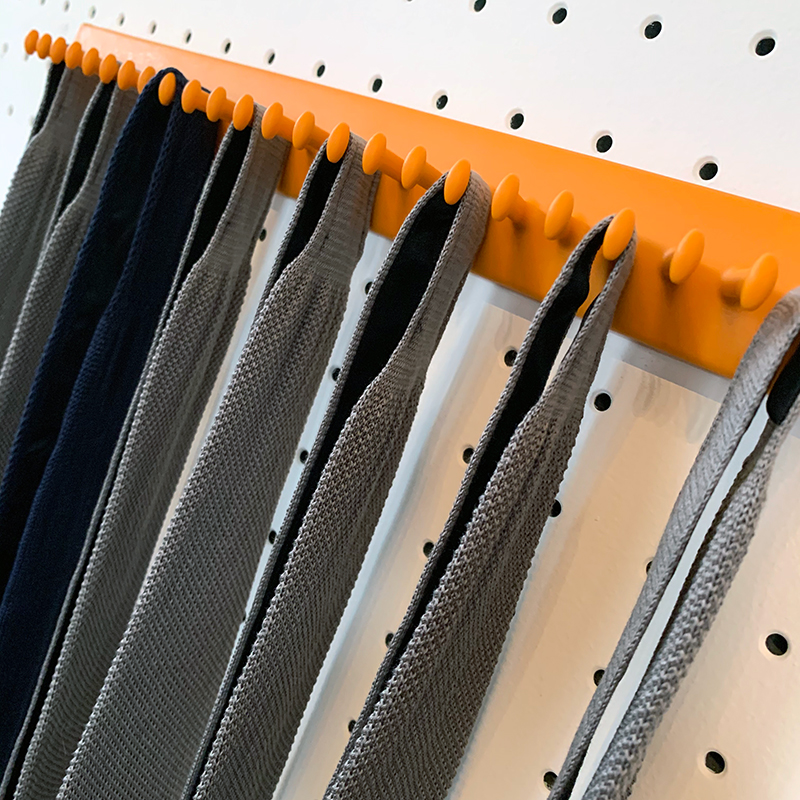 Takataka - fixed tie rack - 25 hooks - orange 3